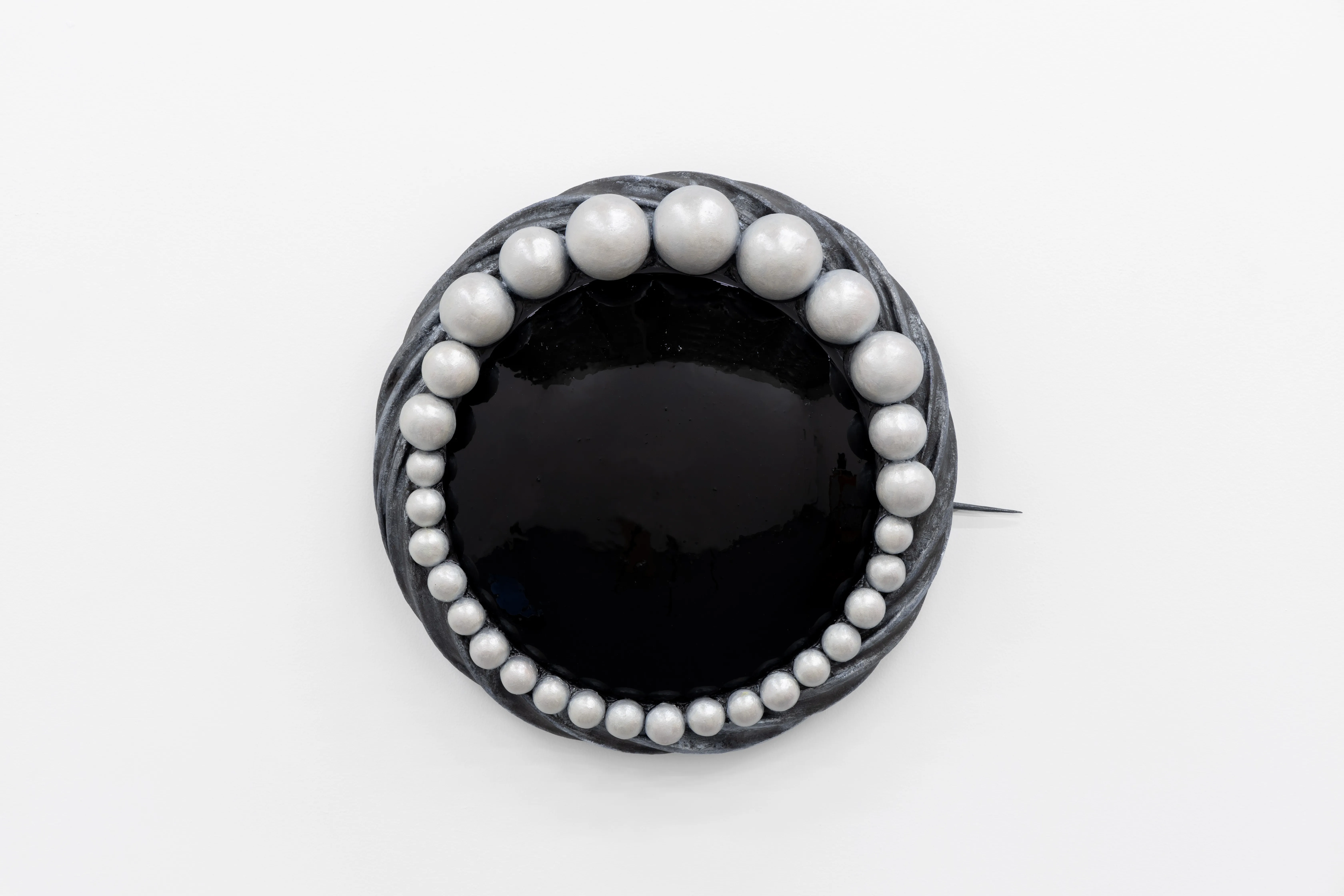 Brooch (pearls), 2024
